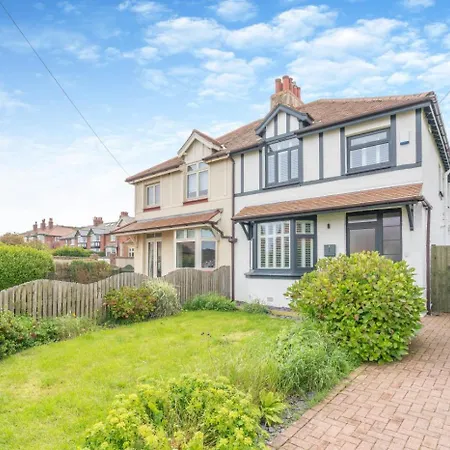 Ness View - Ferienhaus *